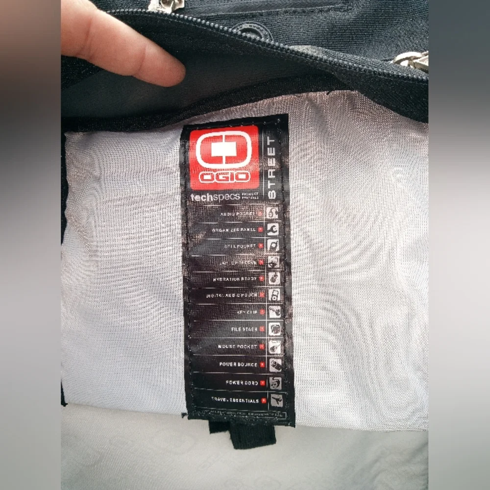 Ogio backpack - Picture 5 of 10